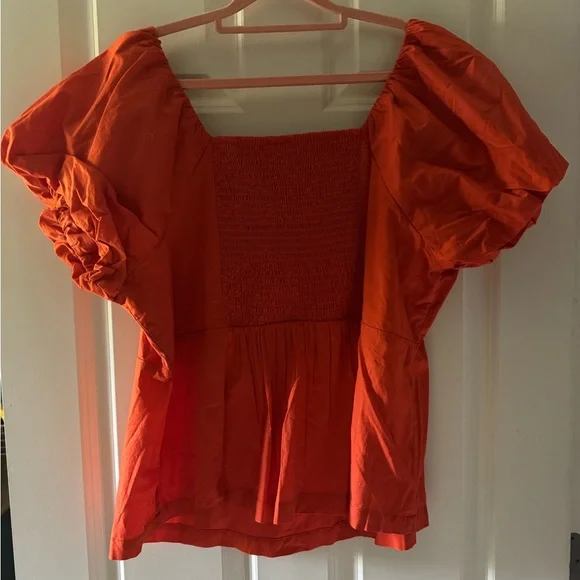 Old Navy waist define v-neck top in size 2X. - Picture 4 of 5